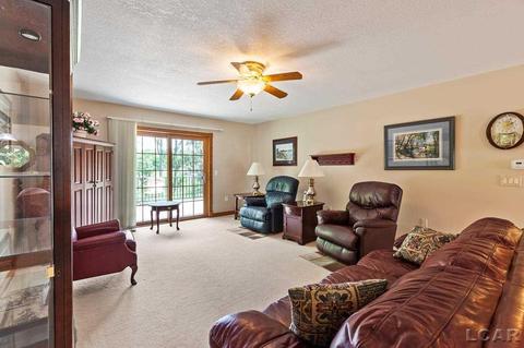 1615 Mitchell Ct, Adrian, MI 49221 photo 2