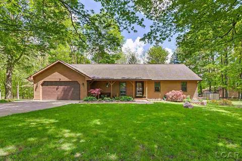 1615 Mitchell Ct, Adrian, MI 49221 photo 1