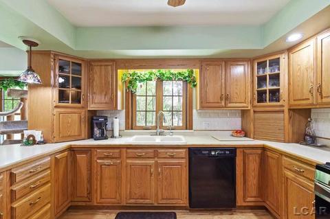 1615 Mitchell Ct, Adrian, MI 49221 photo 21