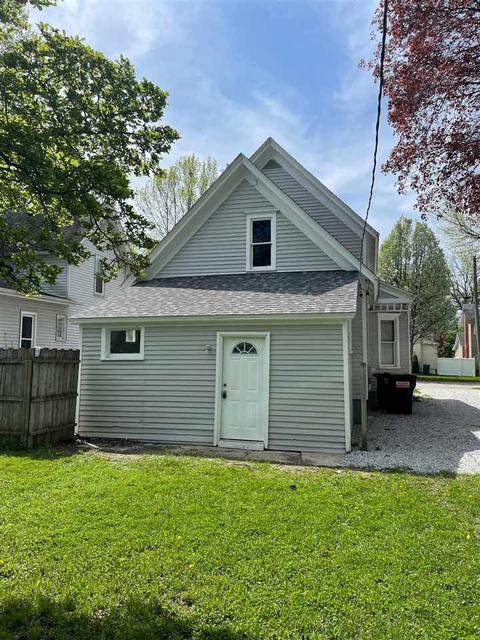 437 E Mason, Owosso, MI 48867 photo 2