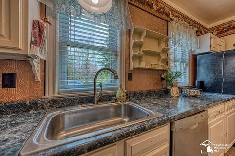 11293 N Telegraph Rd, Carleton, MI 48117 photo 5