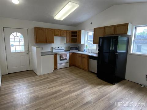 350 River St, Ishpeming, MI 49849 photo 4