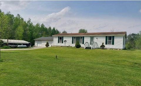 1845 Erickson, Pinconning, MI 48650 photo 1