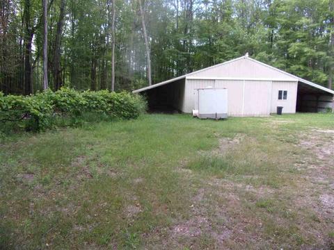 811 Peasley, Harrison, MI 48625 photo 3