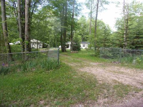 811 Peasley, Harrison, MI 48625 photo 1