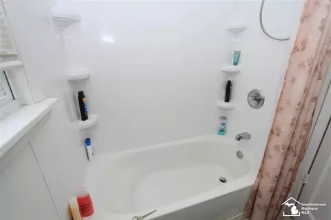 943 945 Cole, Monroe, MI 48162 photo 5
