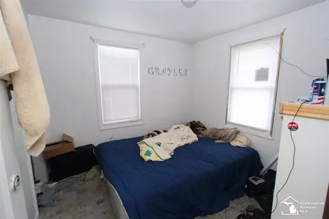 943 945 Cole, Monroe, MI 48162 photo 3