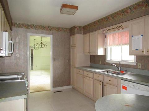 9084 Westfield Dr, Flushing, MI 48433 photo 6