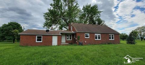 4610 S Custer, Monroe, MI 48161 photo 2