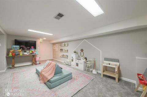 744 University Pl, Grosse Pointe, MI 48230 photo 25