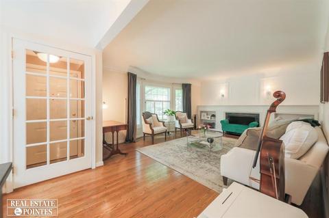 744 University Pl, Grosse Pointe, MI 48230 photo 3
