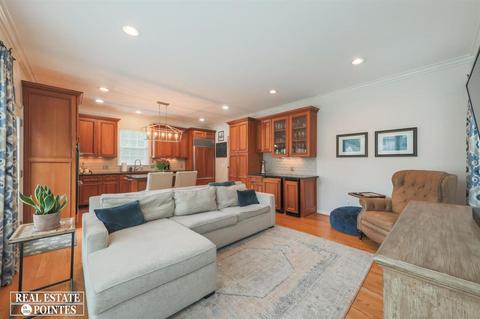 744 University Pl, Grosse Pointe, MI 48230 photo 12