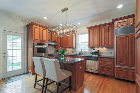744 University Pl, Grosse Pointe, MI 48230 photo 10