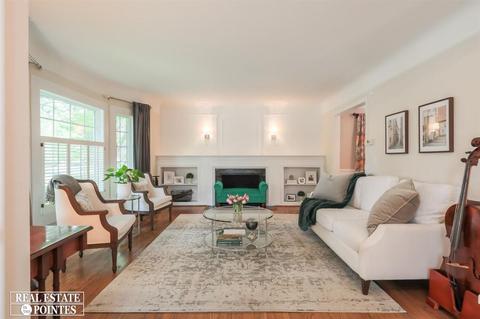 744 University Pl, Grosse Pointe, MI 48230 photo 4