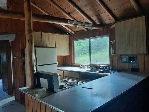 608 Burns, Harrison, MI 48625 photo 2