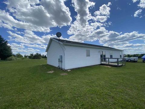 1774 Hilts, Gladwin, MI 48624 photo 2
