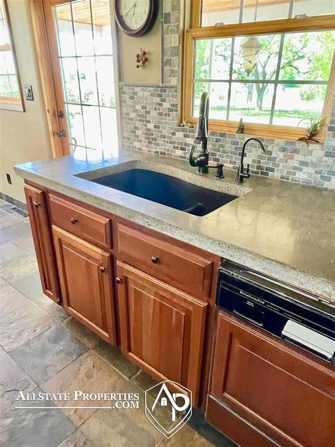 11010 E Potter, Davison, MI 48423 photo 17