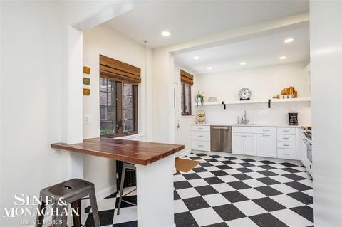 472 Saint Clair St, Grosse Pointe, MI 48230 photo 8