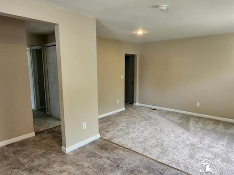 30546 Leroy St, Romulus, MI 48174 photo 4