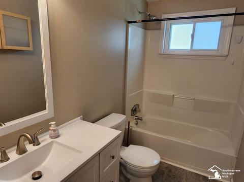 30546 Leroy St, Romulus, MI 48174 photo 17