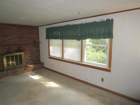 146 E Butler St, Adrian, MI 49221 photo 9