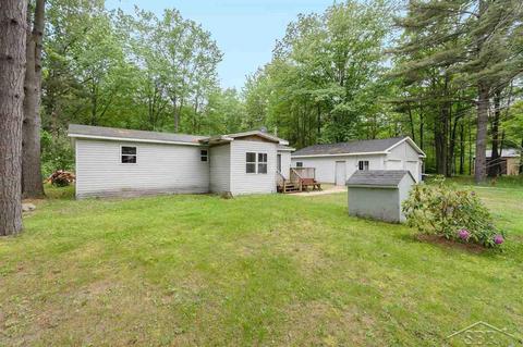 944 E Maple, Beaverton, MI 48612 photo 17