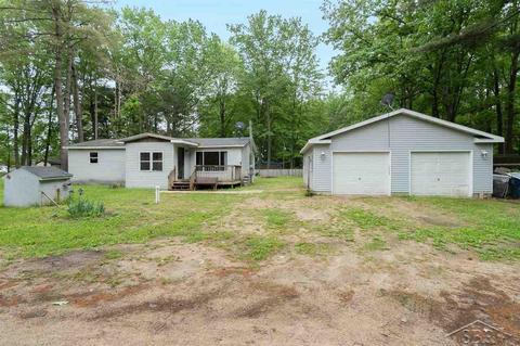 944 E Maple, Beaverton, MI 48612 photo 1