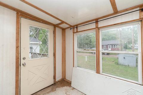 944 E Maple, Beaverton, MI 48612 photo 3