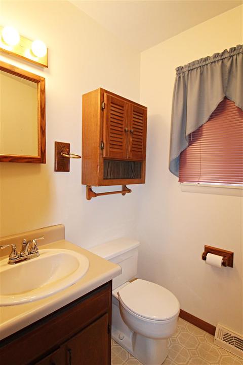 10075 W Coldwater Rd, Flushing, MI 48433 photo 15
