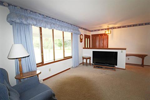 10075 W Coldwater Rd, Flushing, MI 48433 photo 4
