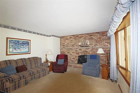 10075 W Coldwater Rd, Flushing, MI 48433 photo 3