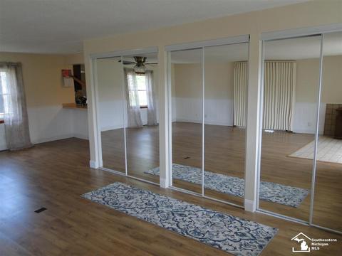 5150 Hunt Rd, Adrian, MI 49221 photo 4