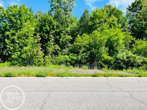 3910 Capital, Fort Gratiot, MI 48059