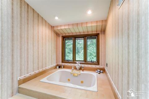 400 E Hurd Rd, Monroe, MI 48162 photo 41