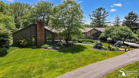 400 E Hurd Rd, Monroe, MI 48162 photo 1