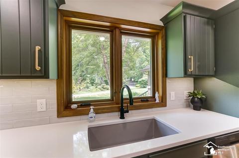400 E Hurd Rd, Monroe, MI 48162 photo 28