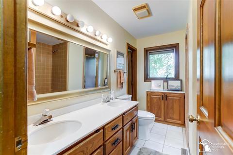 400 E Hurd Rd, Monroe, MI 48162 photo 47
