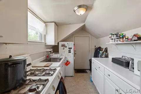 903 E Hunt, Adrian, MI 49221 photo 20