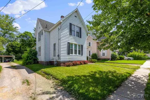 903 E Hunt, Adrian, MI 49221 photo 2