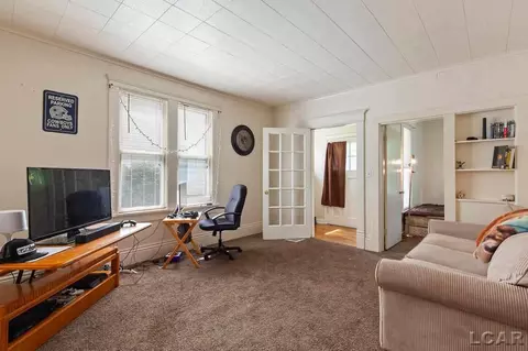 903 E Hunt, Adrian, MI 49221 photo 3