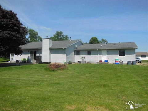 8813 8821 Sams Dr, Maybee, MI 48159 photo 2