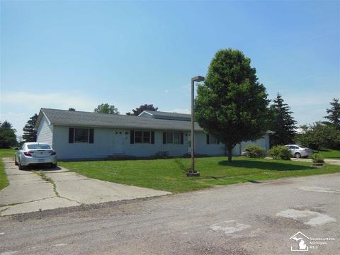 8813 8821 Sams Dr, Maybee, MI 48159 photo 1