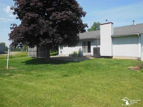 8813 8821 Sams Dr, Maybee, MI 48159 photo 3