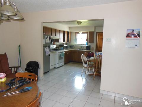 8813 8821 Sams Dr, Maybee, MI 48159 photo 6