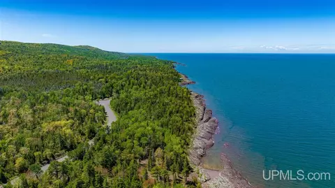 13 Harbor Street, Copper Harbor, MI 49918