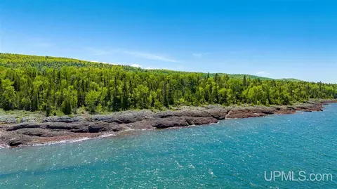 14 Harbor Street, Copper Harbor, MI 49918