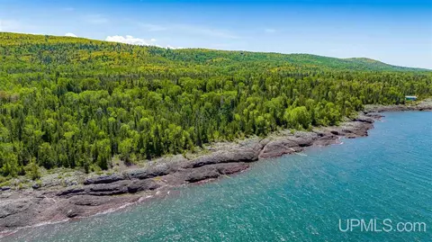 17 Harbor Street, Copper Harbor, MI 49918