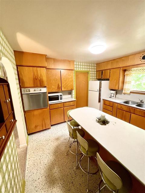 4224 E Beaverton, Clare, MI 48617 photo 5