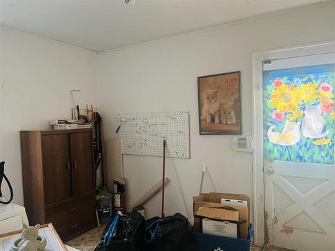 804 Thomson St, Flint, MI 48503 photo 5