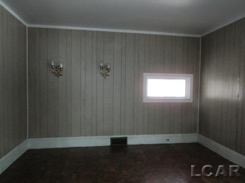 518 E Front St, Adrian, MI 49221 photo 6